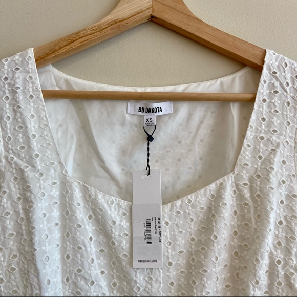 NWT BB Dakota Eyelet Top - Picture 4 of 11